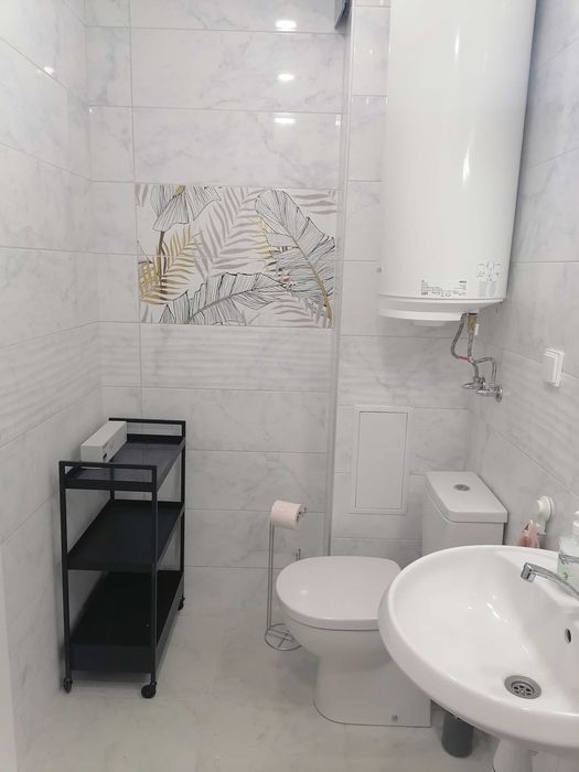 Дава се под наем Двустаен апартамент в к.к. Св.Св. Константин и Елена - 60 кв.м за 700 € - Снимка #8