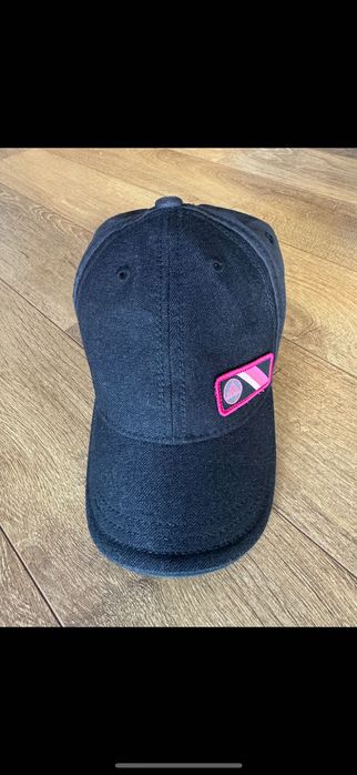 Шапки с козирка, различни модели