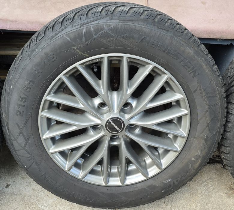 Jante tiguan 215 65 16 et38 cauciucuri iarnă Vredestein 2023