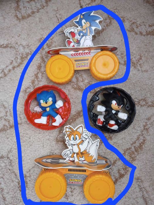 Figurine diferite personaje