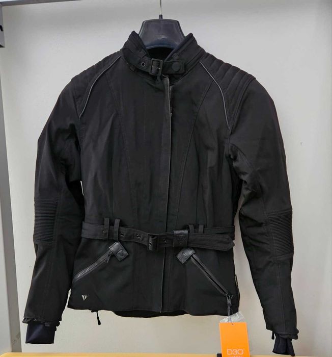 НОВО два модела дамско мото яке TRIUMPH Размер: XS, S