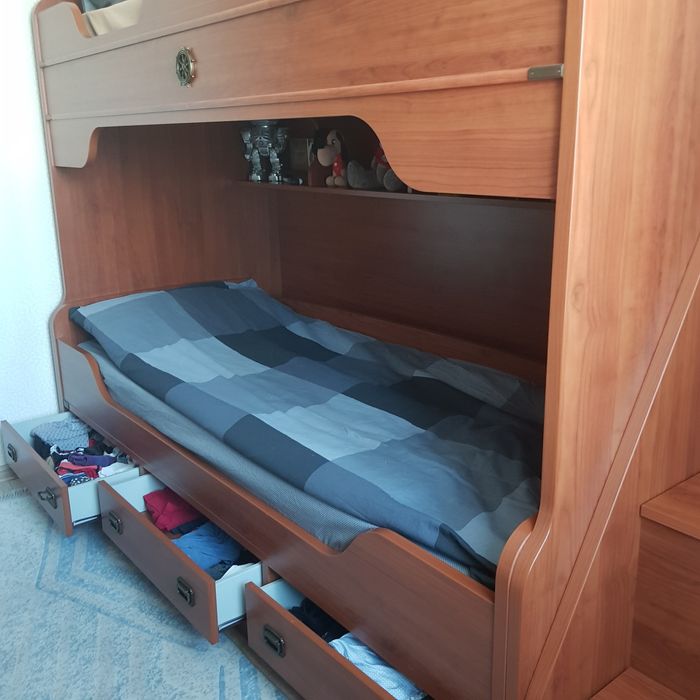 Кровать двухярусная