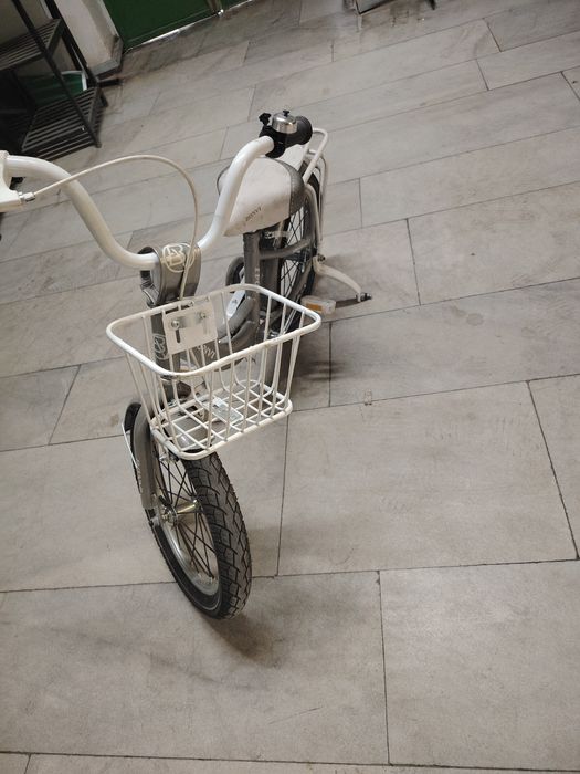 Velosiped yosh bolarniki