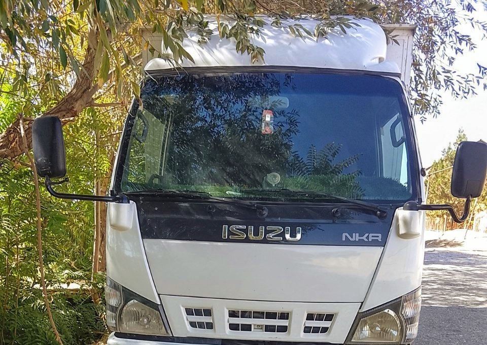 Isuzu  2.5 tonna