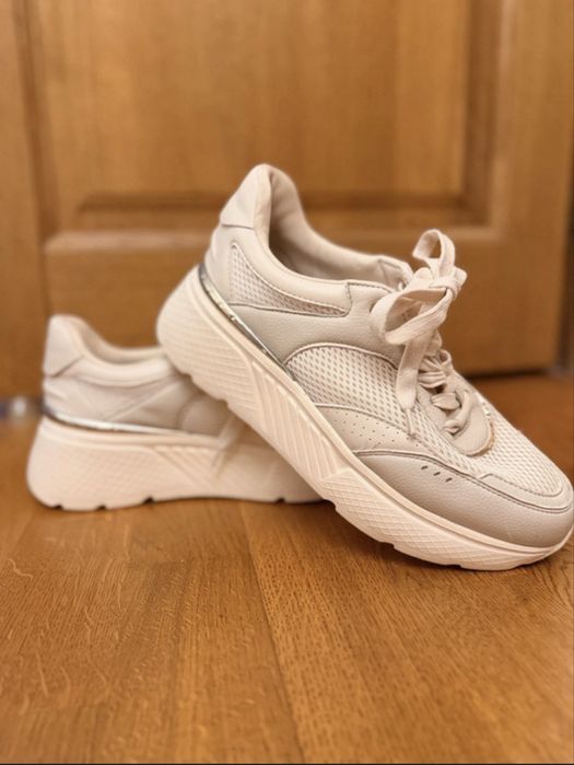 Sneakers crem Zara