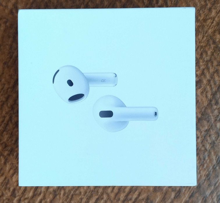 Продавам безжични телефонни слушалки AirPods 4 (ANC) на Apple