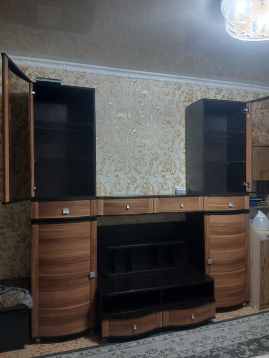 Продам горку стенку в гостинную