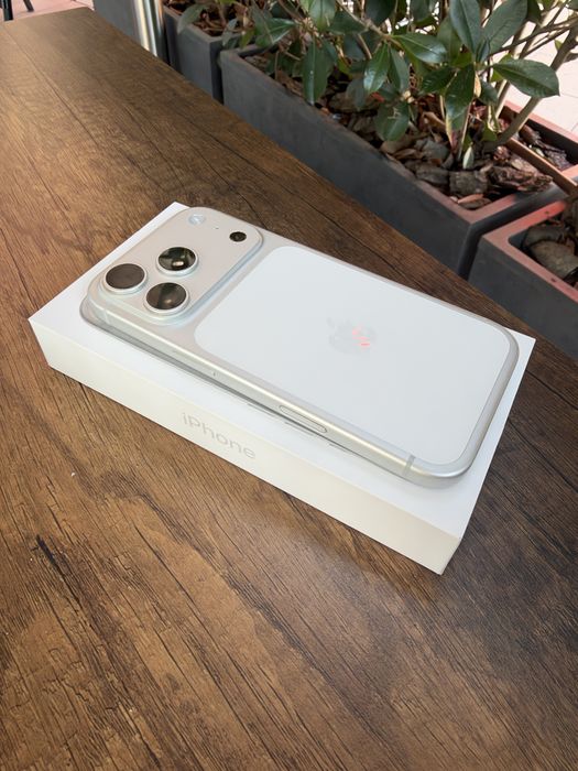 iPhone 17 Pro Silver