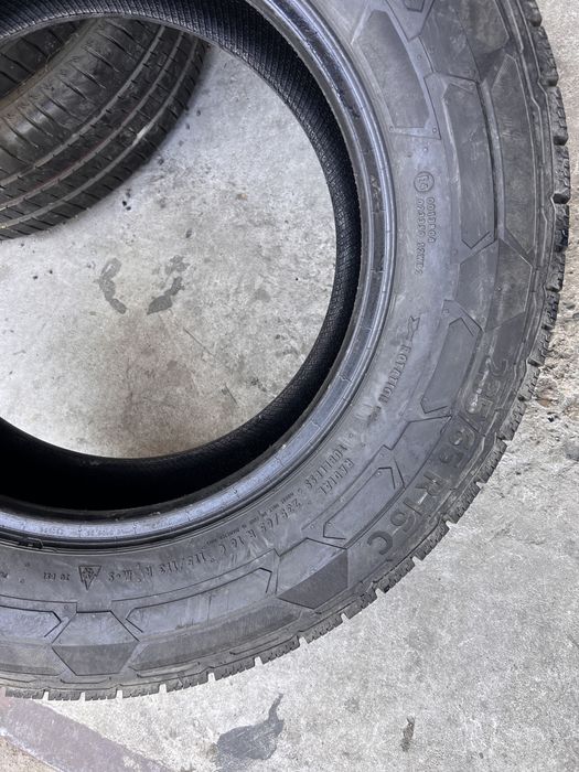 4 anvelope iarna 235/65/16 C , Continental !