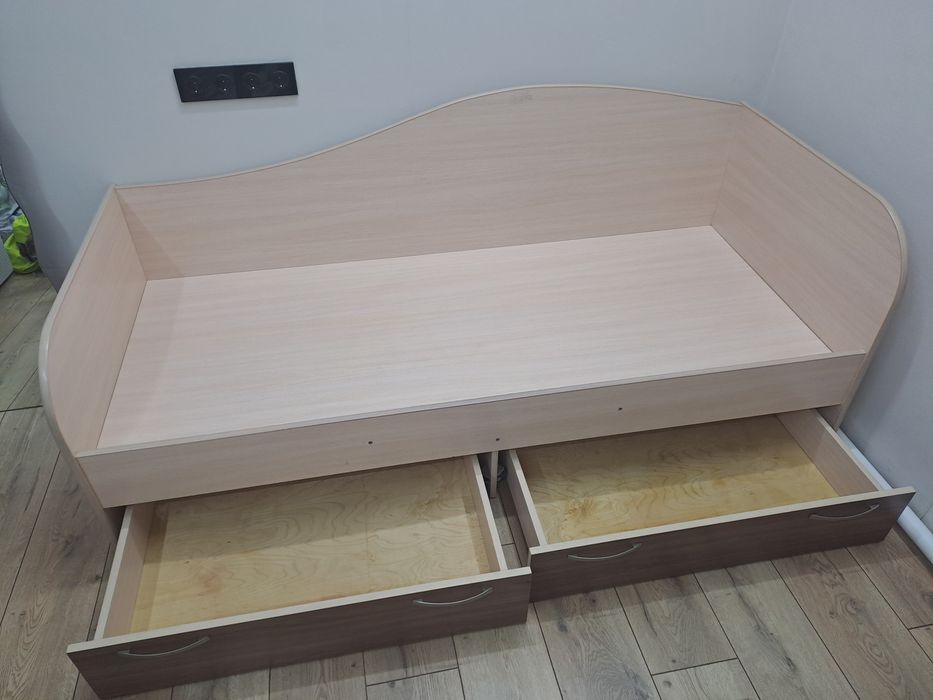 Продам кровать подростковую