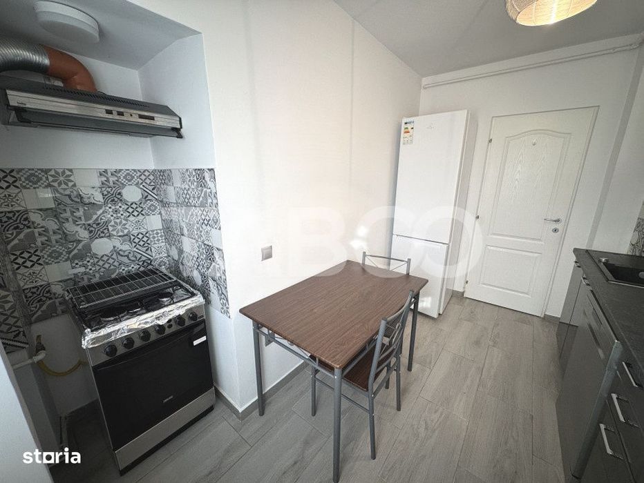 Apartament etaj 3 decomandat cu 3 camere 2 bai 2 balcoane Strand Sibiu
