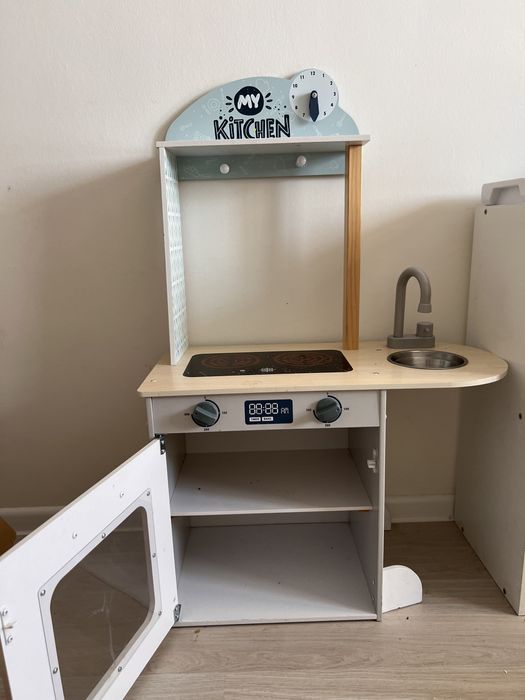 Детская кухня игрушка