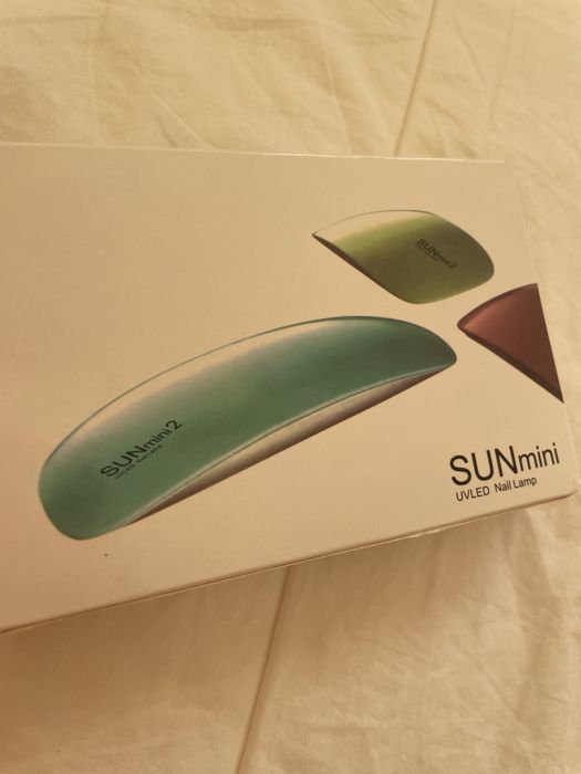 Комплект - UV/LED лампа и два вида гел стикери за маникюр.