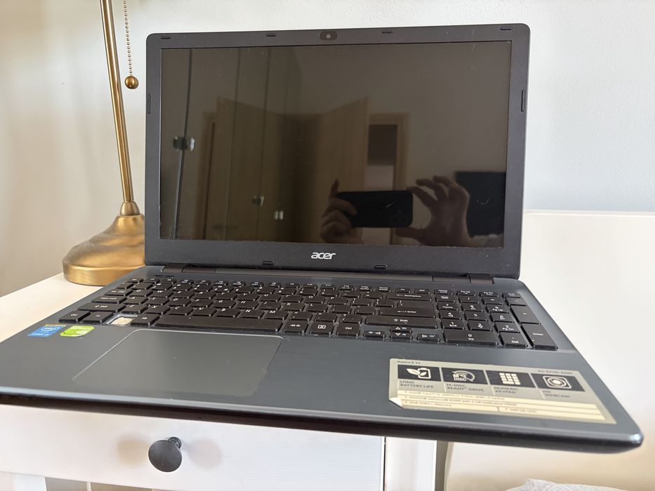 Acer Aspire E15 E5-571G — i3 / NVIDIA 820M 2GB / Perfect pentru Office & Daily Use