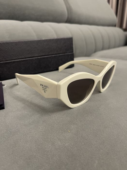 Дамски слънчеви очила Prada