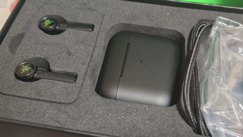 Геймърски безжични слушалки Razer Hammerhead True Wireless Pro