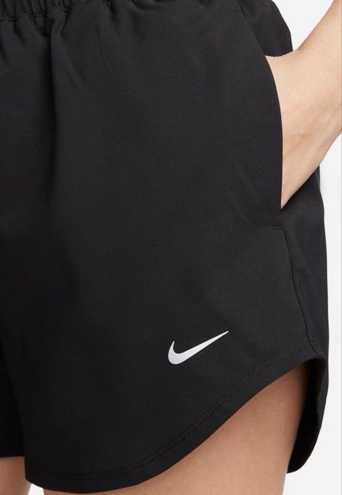 Pantaloni scurti cu talie inalta Nike
