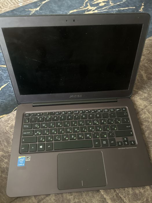Ноутбук Asus в хорошем состоянии