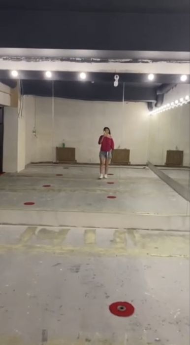 Зеркала: размер 2*1 метра, колл-во 24 шт