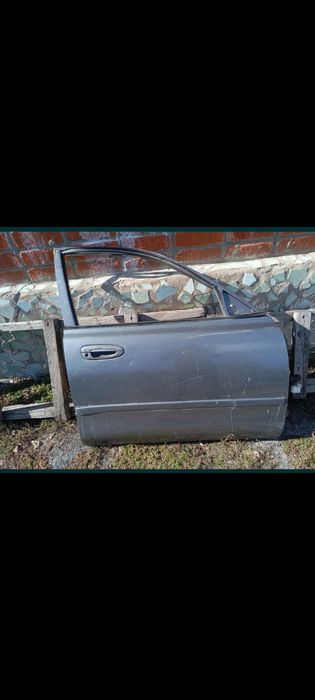 Продам двери на Мазду 626 Кронос