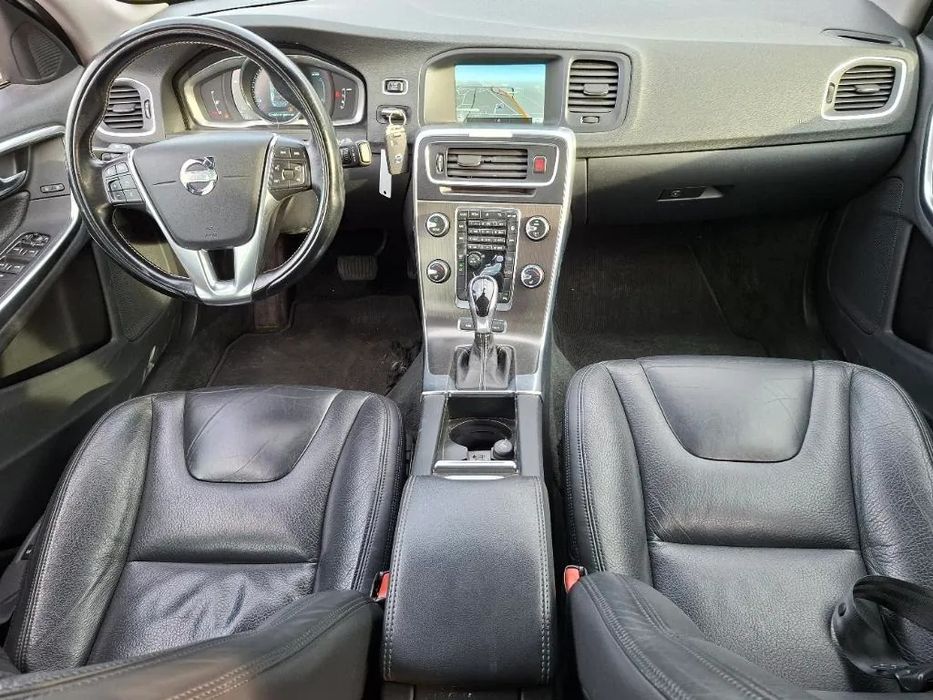 Volvo V60 plug-in hybrid AWD(4x4)