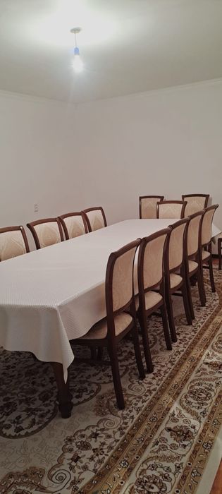 Стол гостиный со стульями