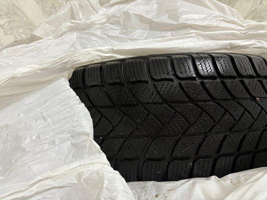 Шины на продажу.