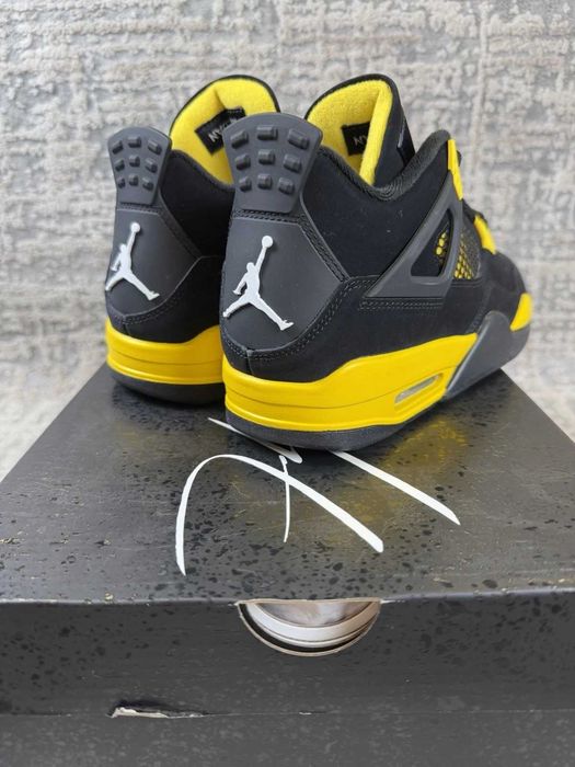 Sneakers Jordan4 yellow thunder