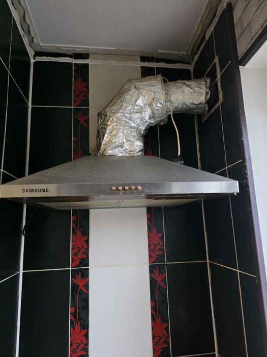 Продам вытяжку в рабочем состоянии