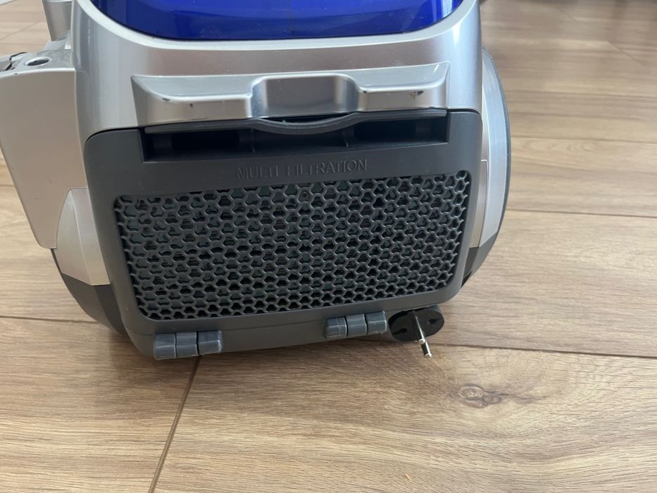 Пылесос LG VK89609HQ