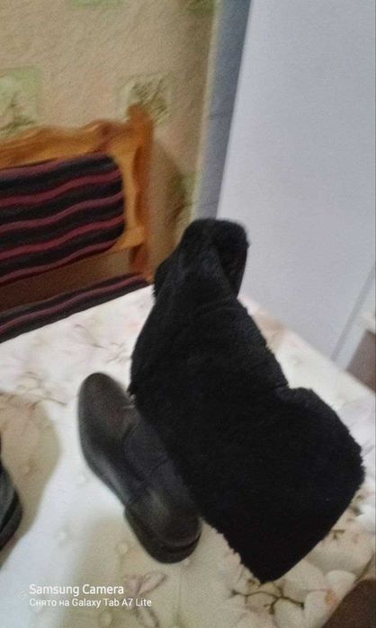 Продаются женские кожаные сапоги