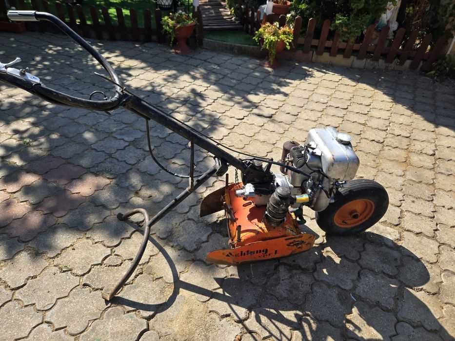 Vand motocultor defect