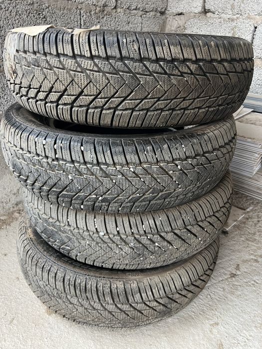 Зимние шины в хорошем состоянии