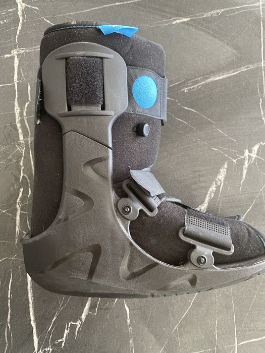 Orteza picior cu pompa de aer