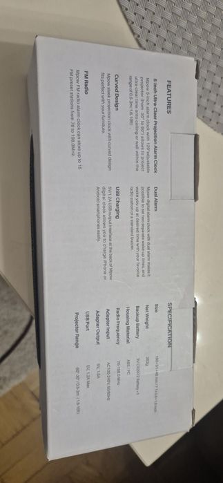 Ceas desteptator cu proiectie si radio Fm