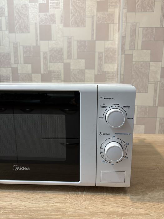 Микроволновка Midea