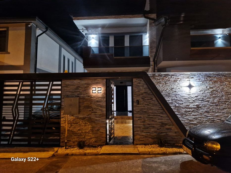 Vand casa P+1 zona Spitalul Judetean