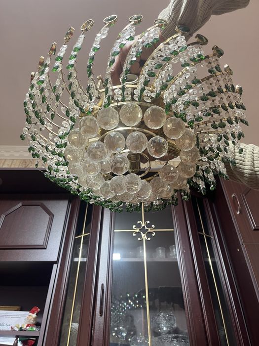 Тез арада люстралар сатылады