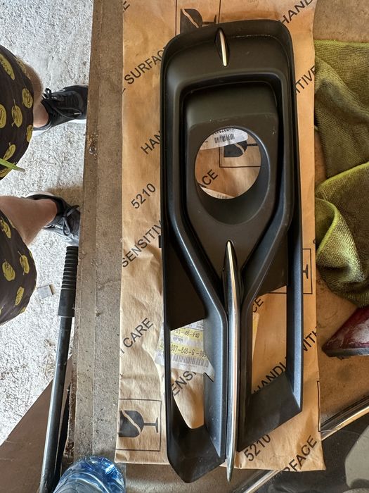 Audi A6 Allroad 4G лява решетка за броня