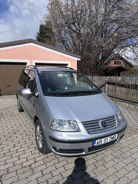 Vând Volkswagen Sharan 2.0 TDI – 7 locuri – 5000€