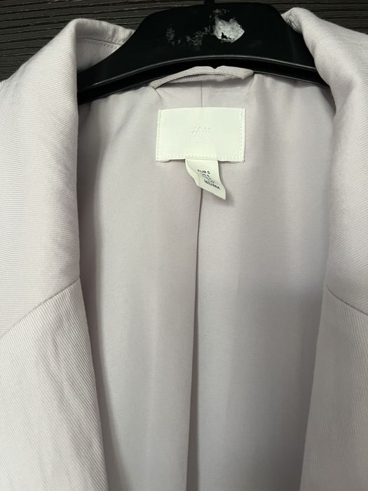 Женские пиджаки H&M  и др.