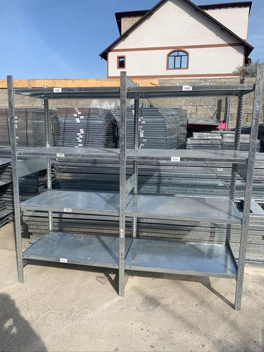 Rafturi metalice pentru lucrări ușoare și de arhiva