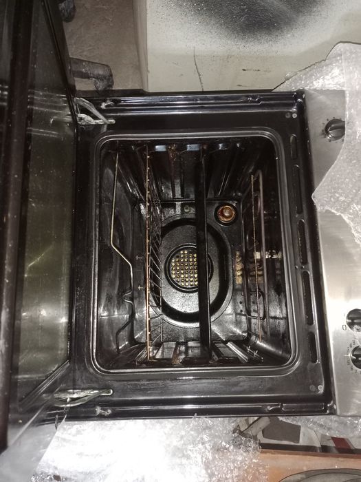 Продам встроенный духовой шкаф