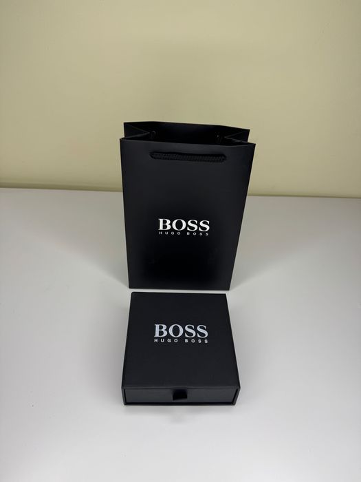 гривна Hugo Boss Owan