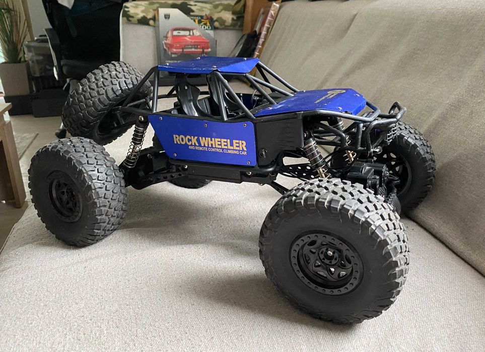 Masinuta Monster Truck 4x4 scara 1 8 - fara telecomanda - model mare