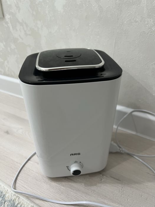 Увлажнитель воздуха ARG KU-1001 белый