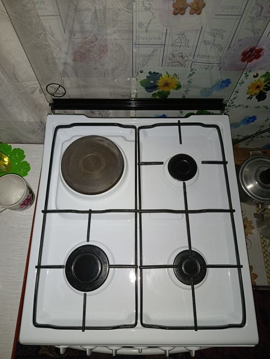 Продам плиту 4-х комфорочную