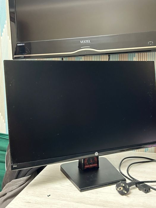 Монитор фирмы HP 24W