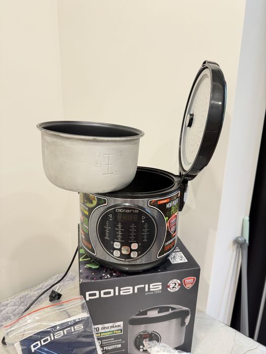 Продам мультиварку Polaris , черная