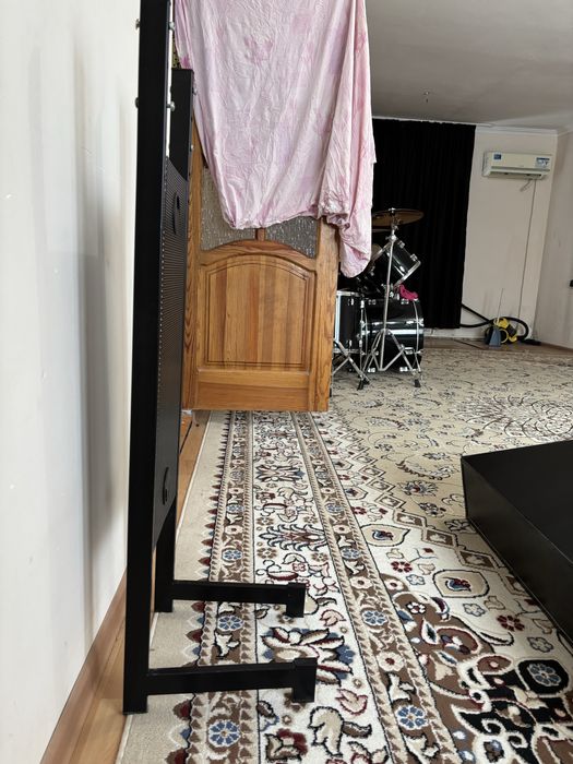 Тумба-подставка под телевизор